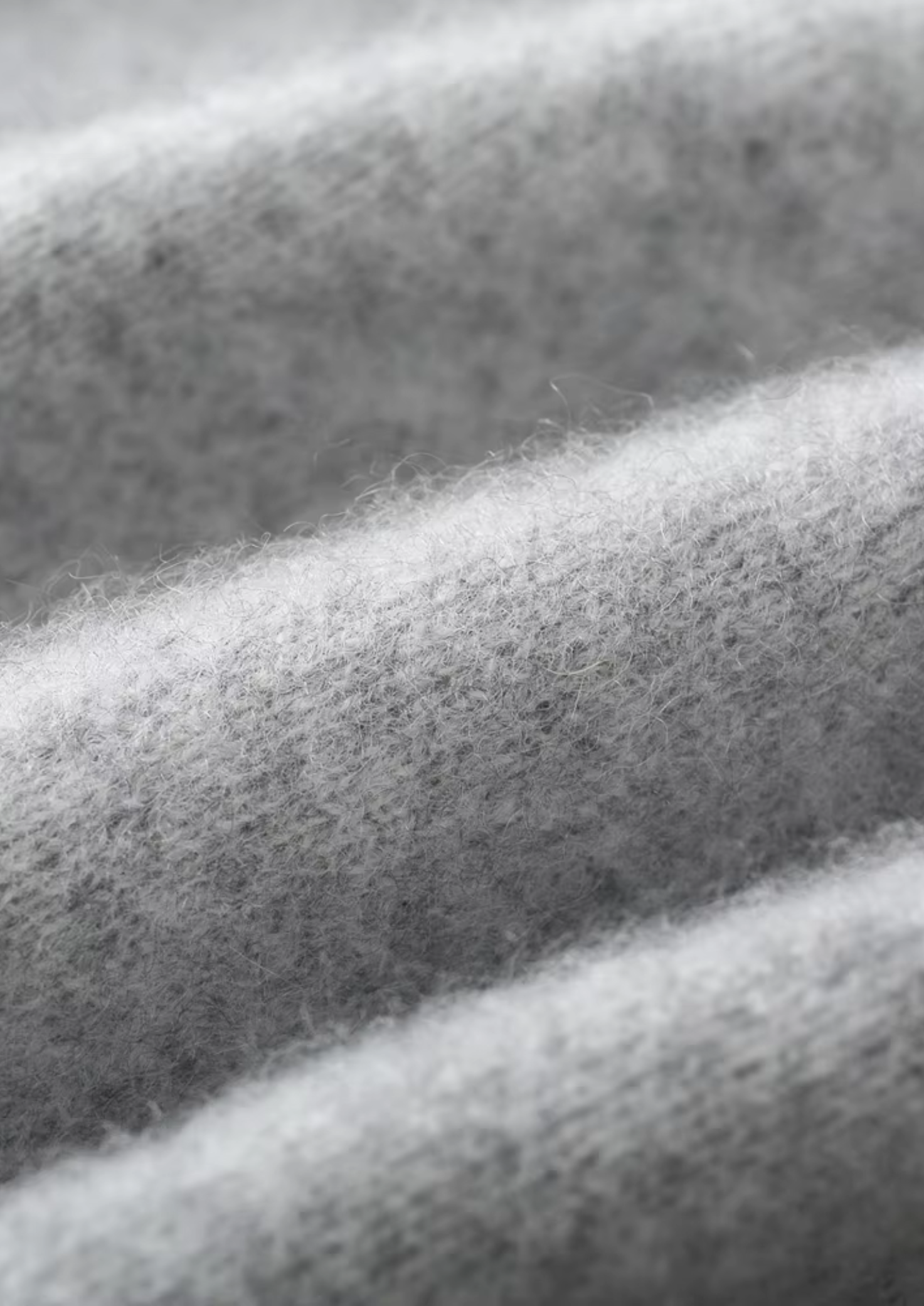 SIGNATURE MERIFIELD™ V-NECK CARDIGAN