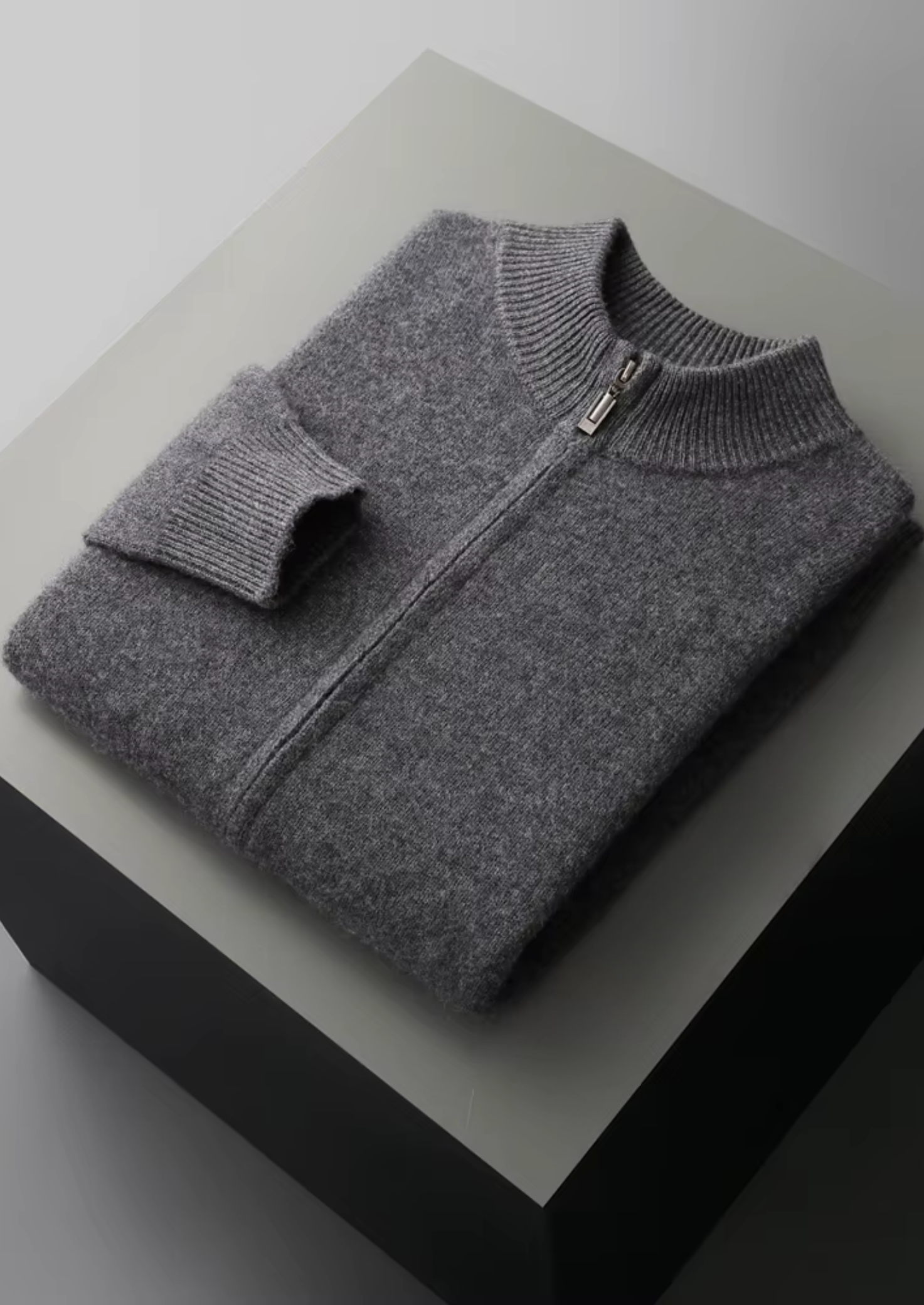 SIGNATURE MERIFIELD™ ZIPPER CARDIGAN