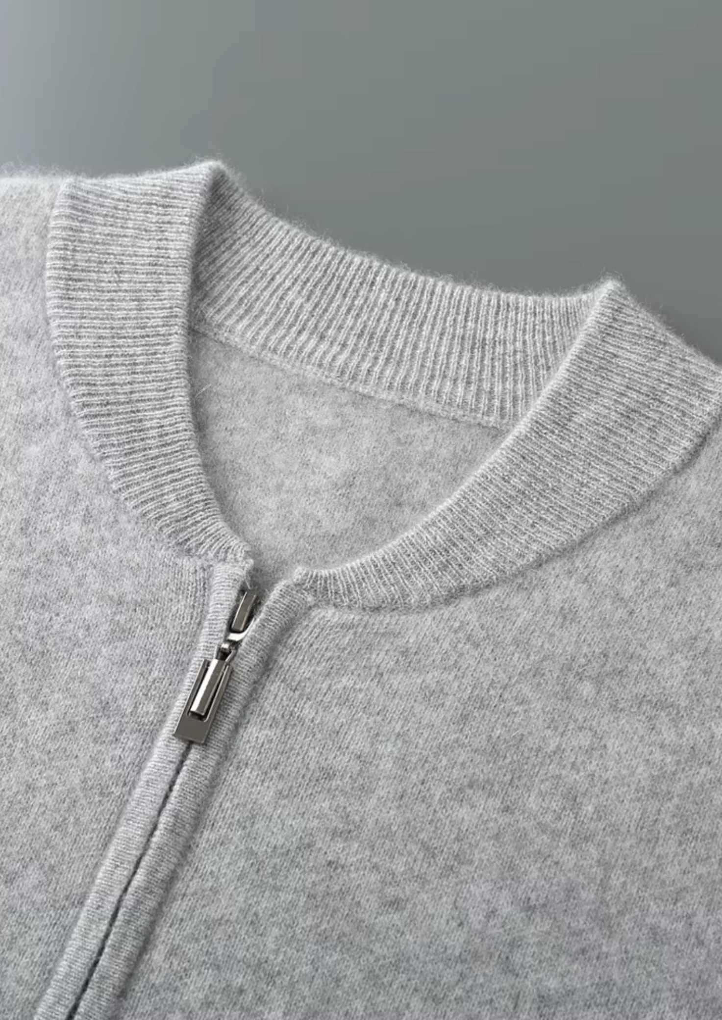 SIGNATURE MERIFIELD™ V-NECK CARDIGAN