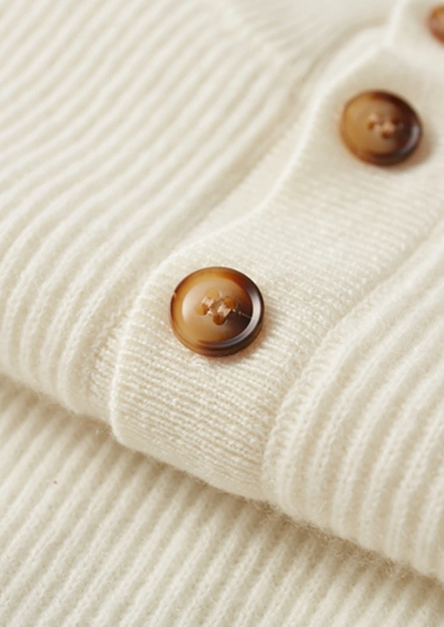 MAISON CASHCRAFT™ CLASSIC RIBBED HENLEY SWEATER