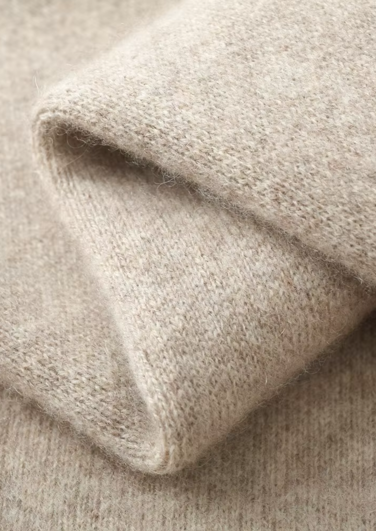 SIGNATURE MERIFIELD™ V-NECK CARDIGAN