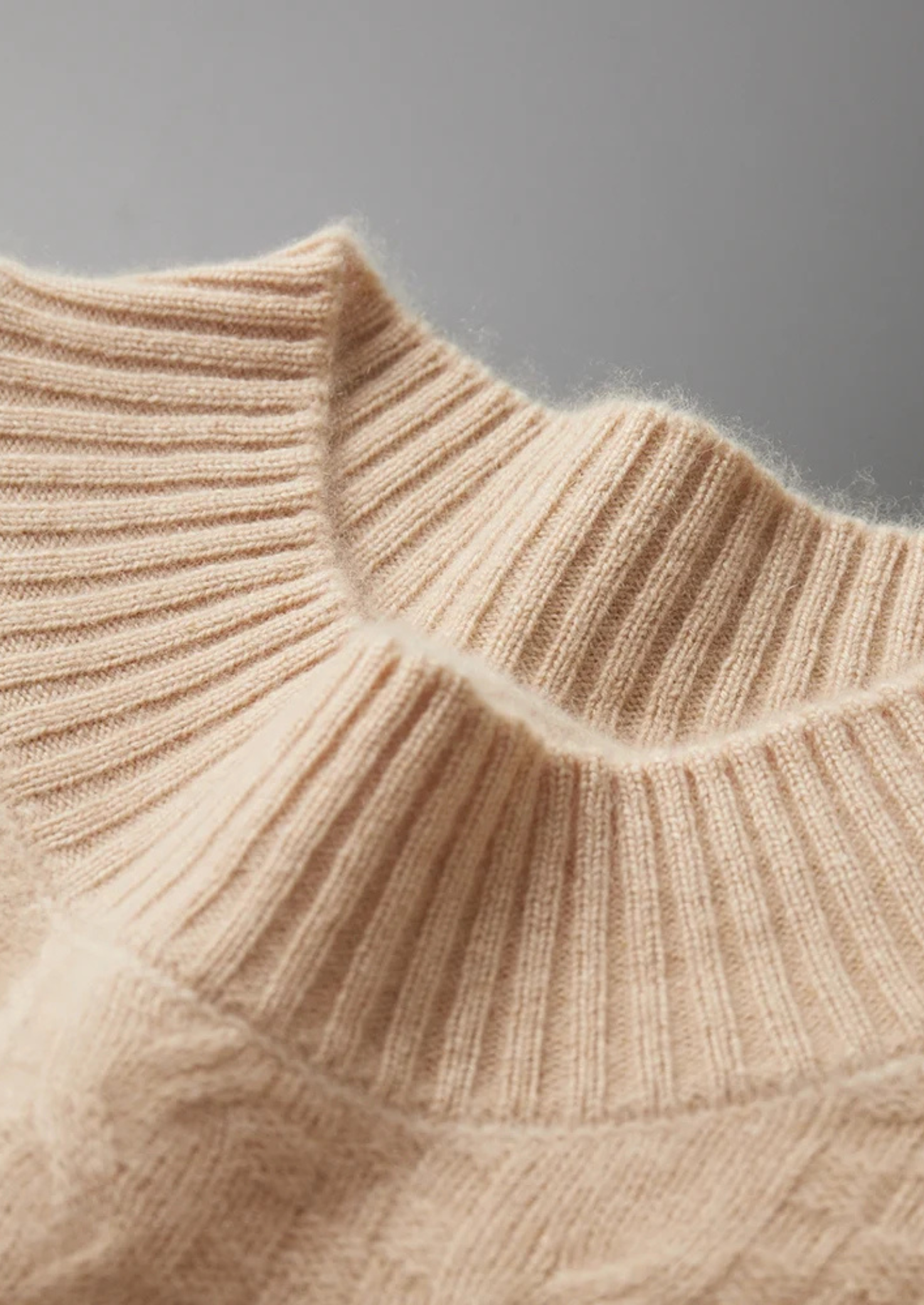 SIGNATURE MERIFIELD™ JACQUARD MOCKNECK