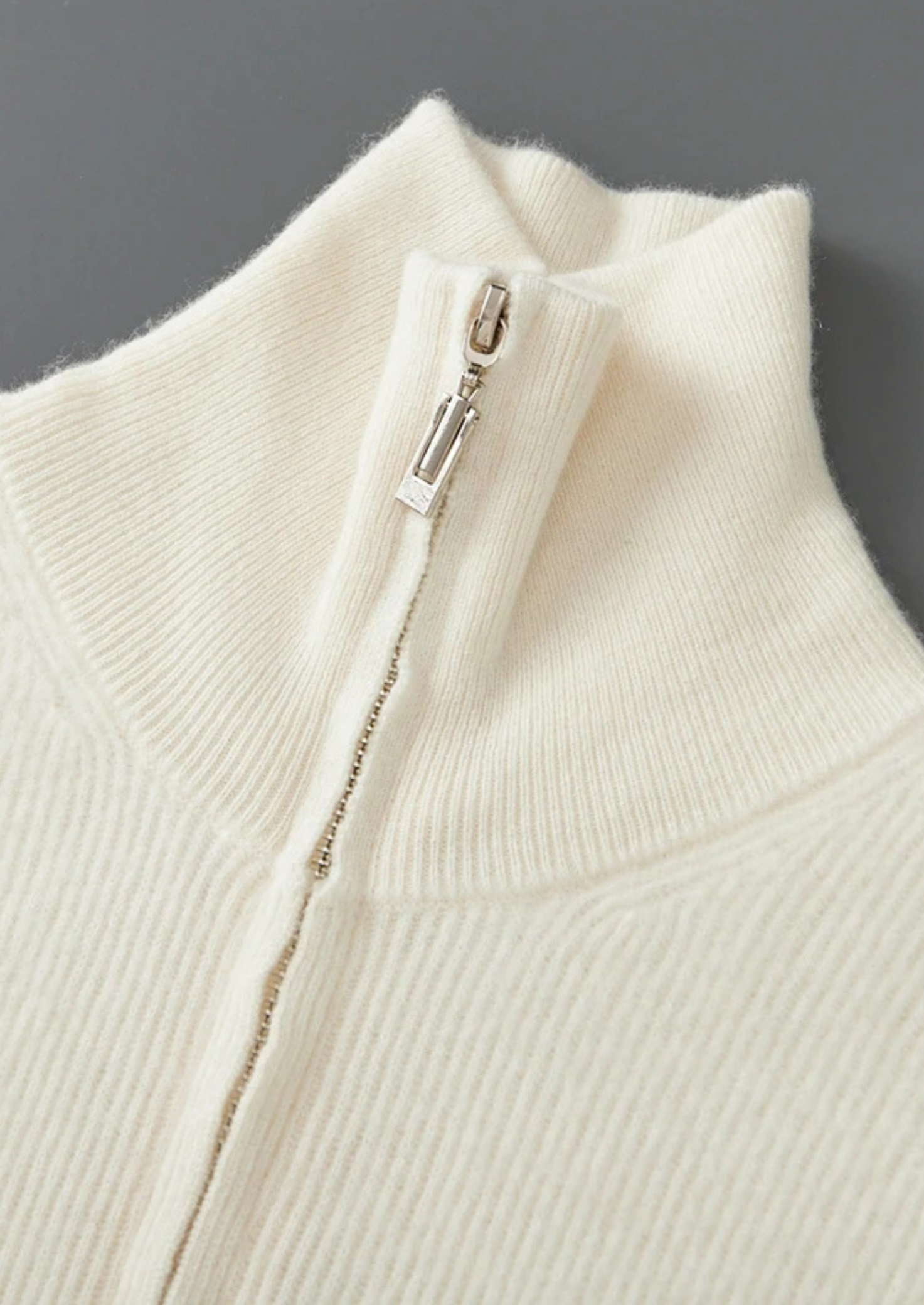 SIGNATURE MERIFIELD™ RIBBED ZIPPER CARDIGAN