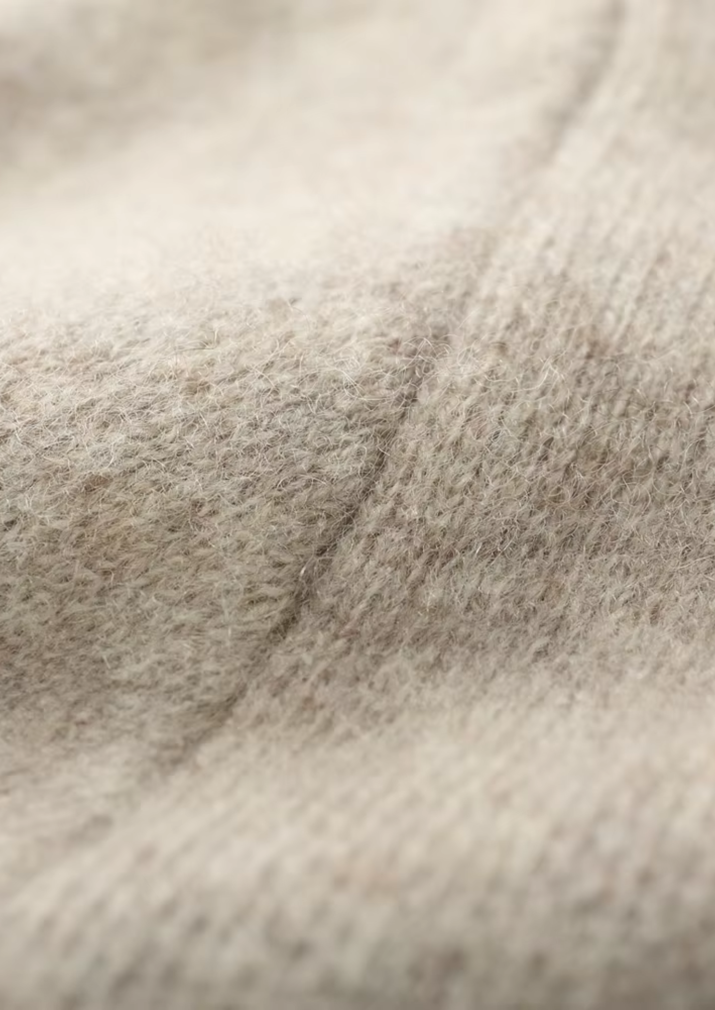 SIGNATURE MERIFIELD™ V-NECK CARDIGAN