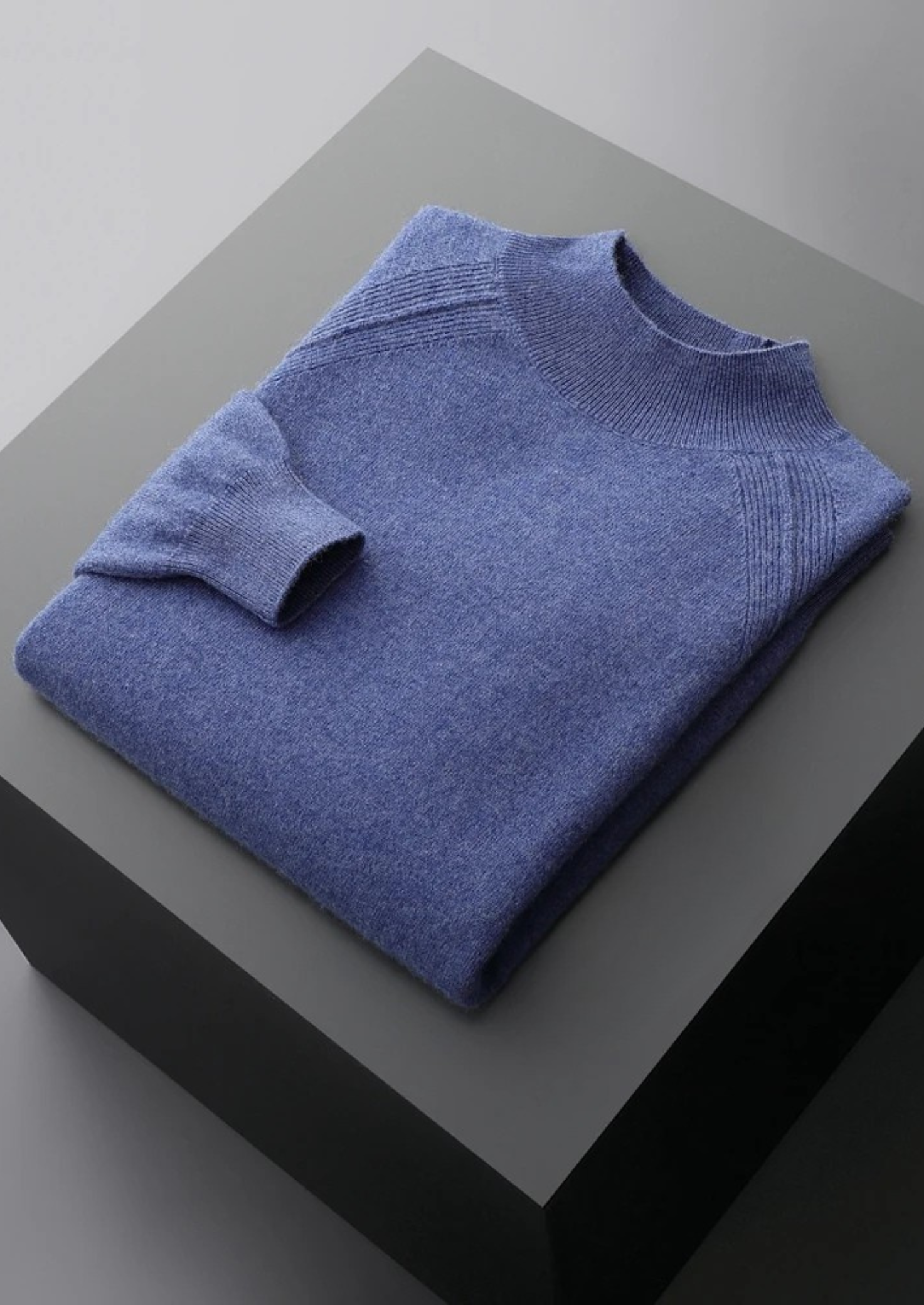 SIGNATURE MERIFIELD™ RAGLAN MOCKNECK
