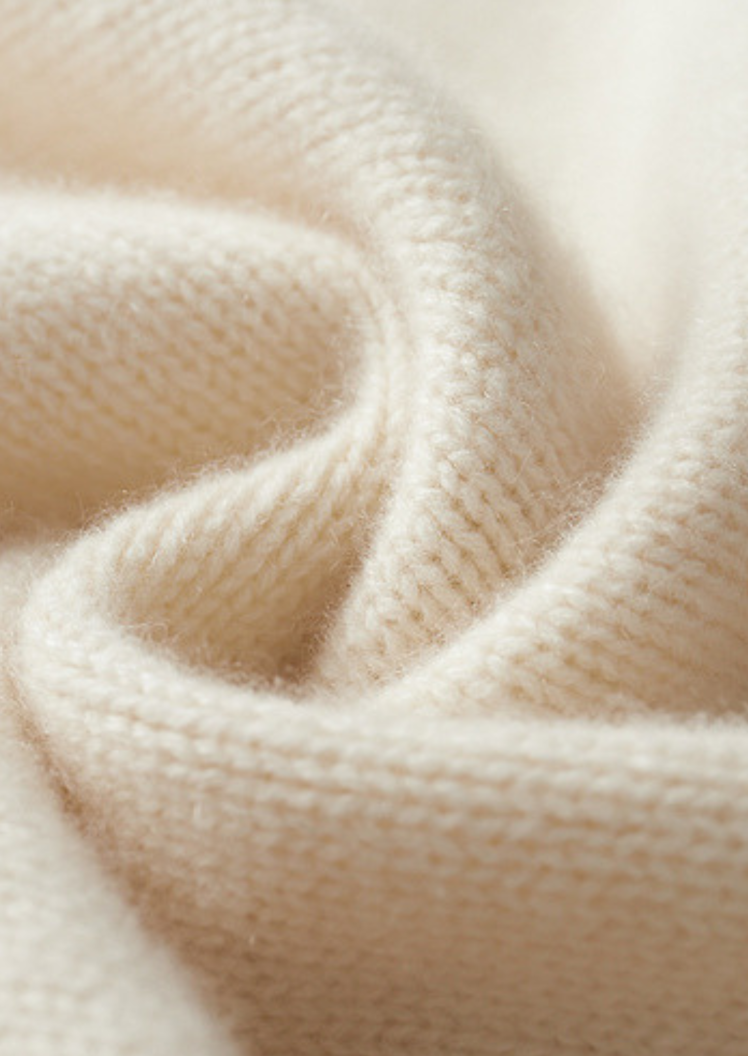 HERITAGE VELWICK™ IVORY ESSENTIAL ROLLNECK