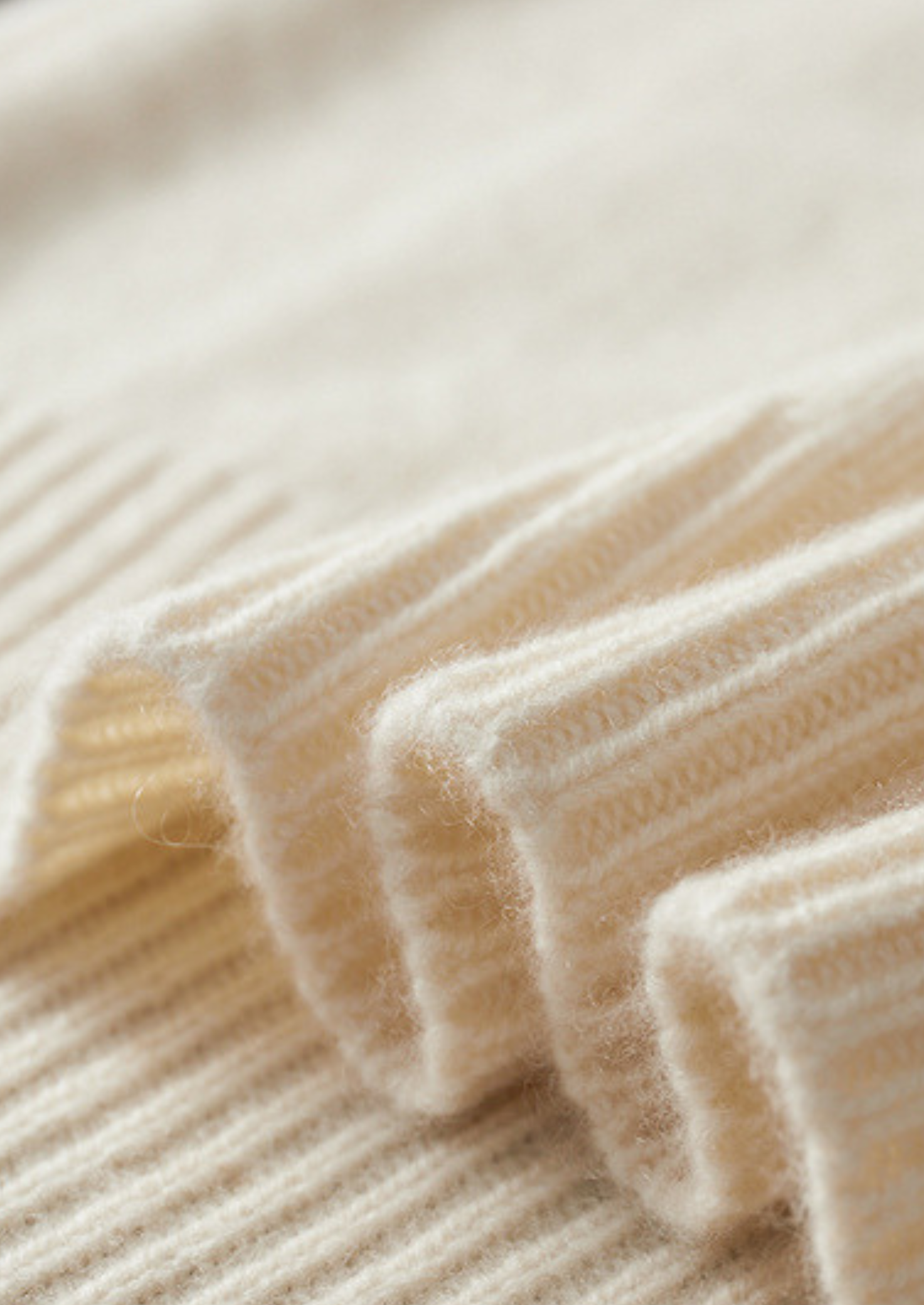 HERITAGE VELWICK™ IVORY ESSENTIAL ROLLNECK