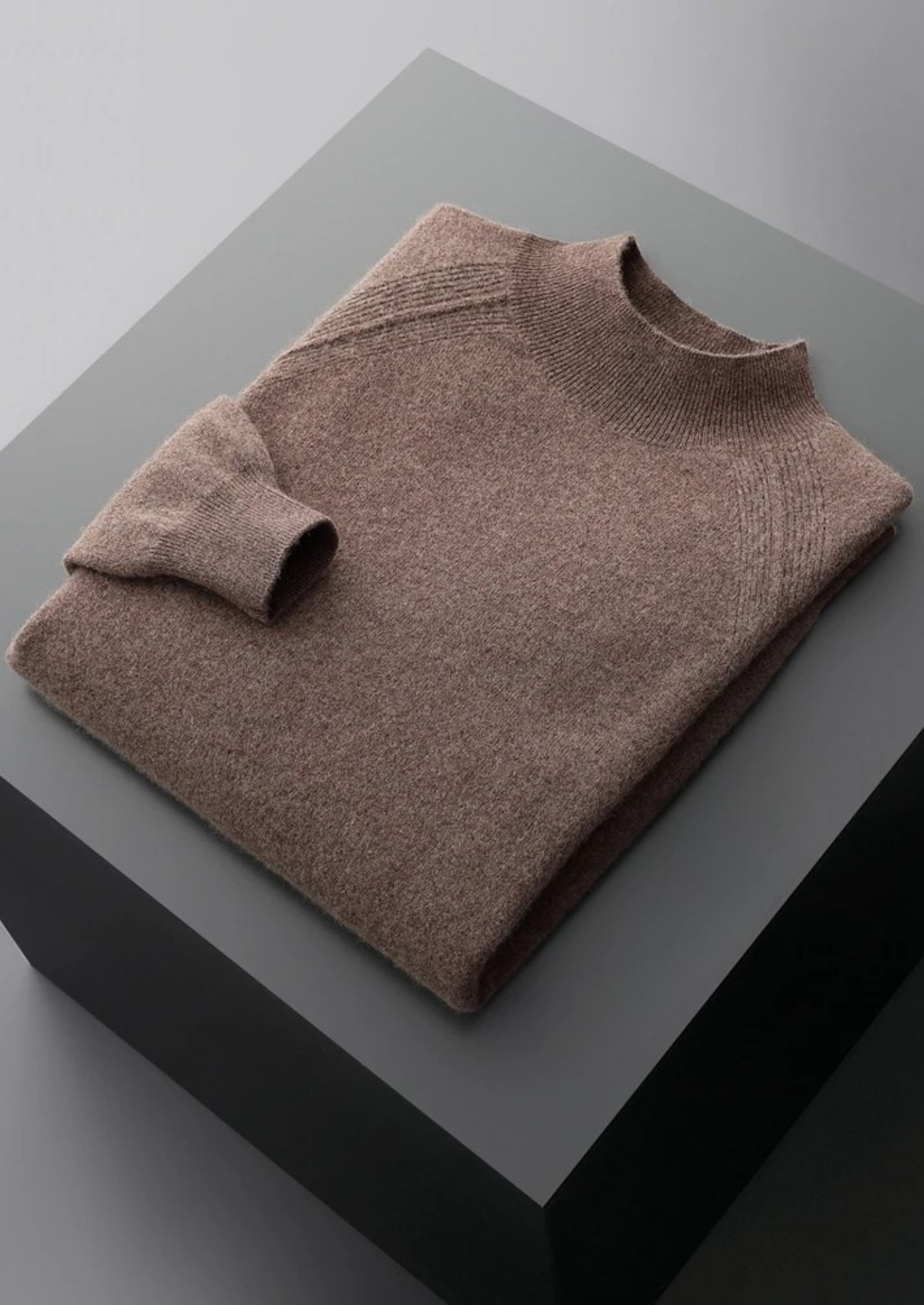 SIGNATURE MERIFIELD™ RAGLAN MOCKNECK