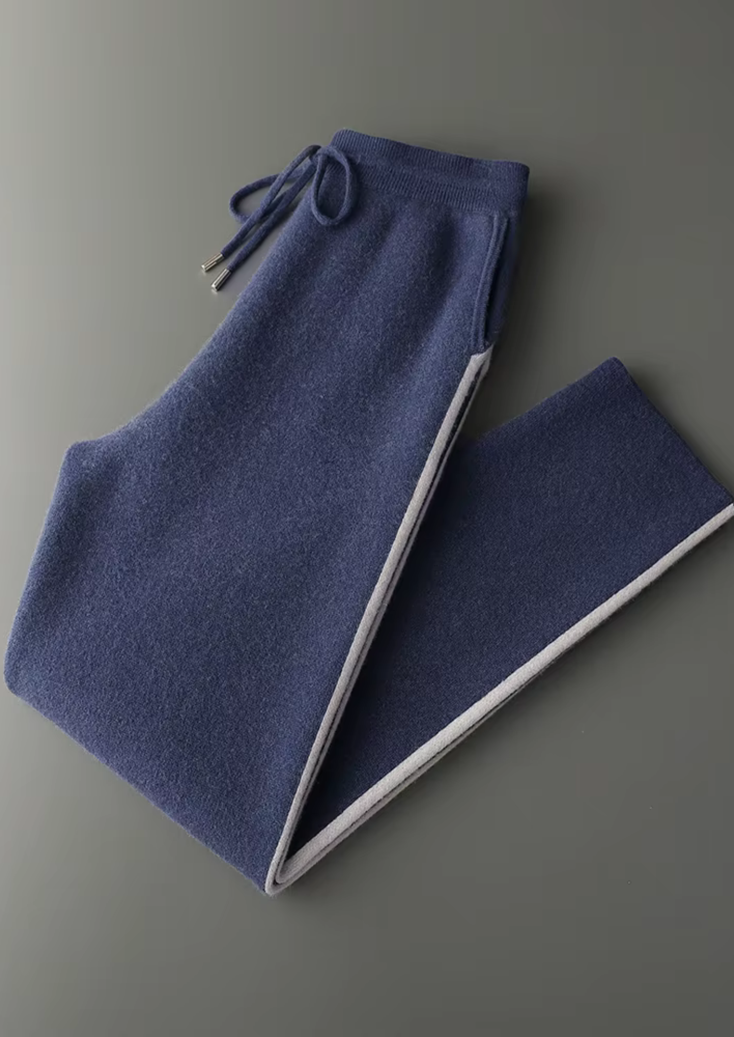 MAISON CASHCRAFT™ LEISURE SET