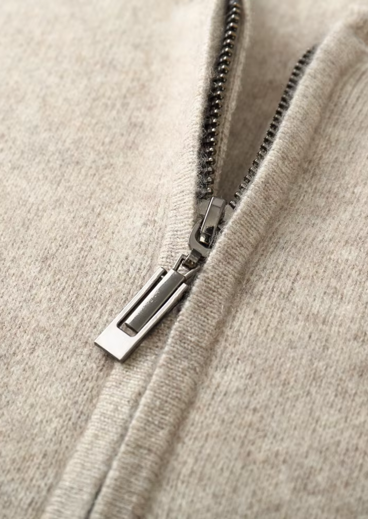 SIGNATURE MERIFIELD™ V-NECK CARDIGAN