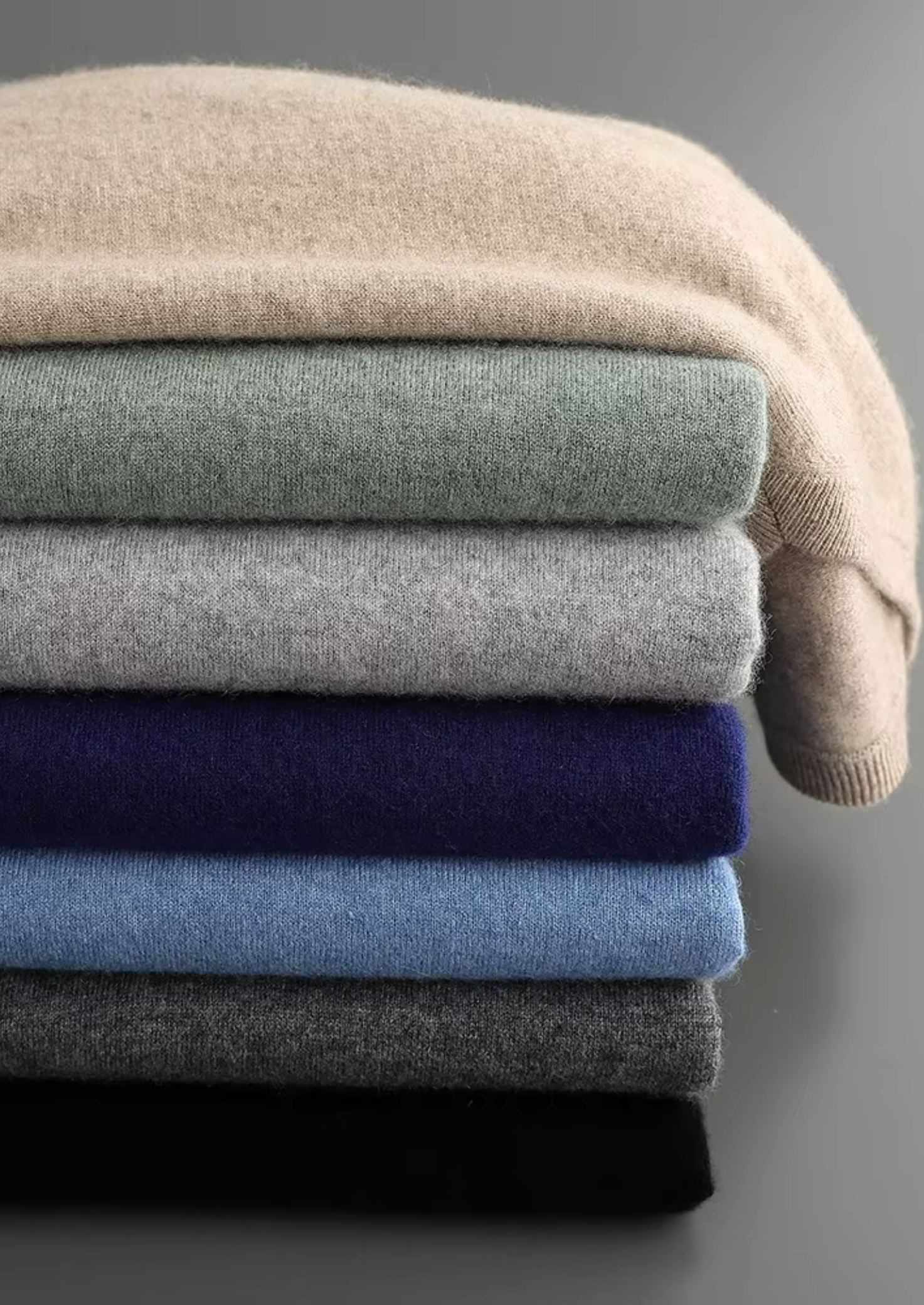 SIGNATURE MERIFIELD™ CLASSIC V-NECK SWEATER