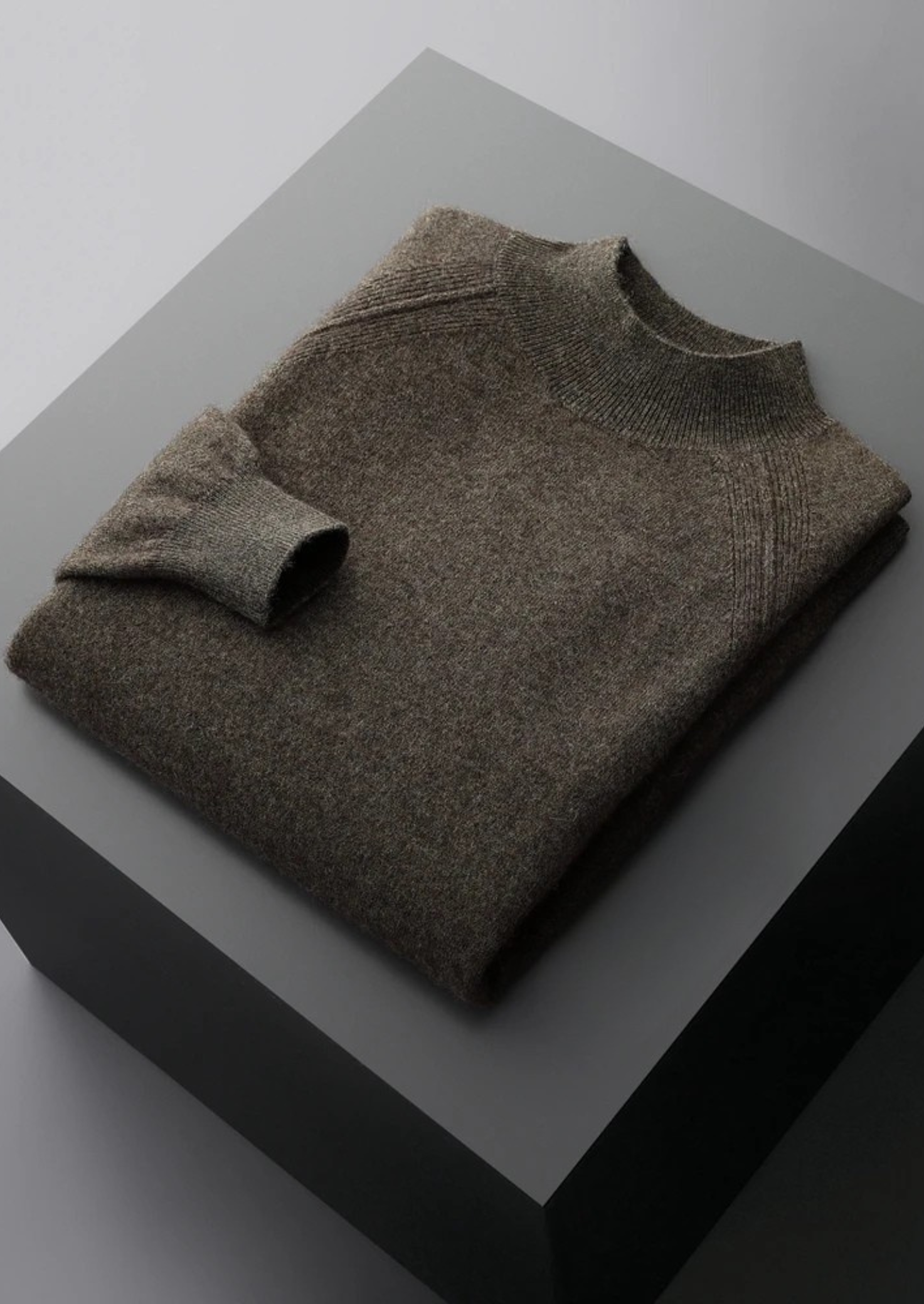 SIGNATURE MERIFIELD™ RAGLAN MOCKNECK
