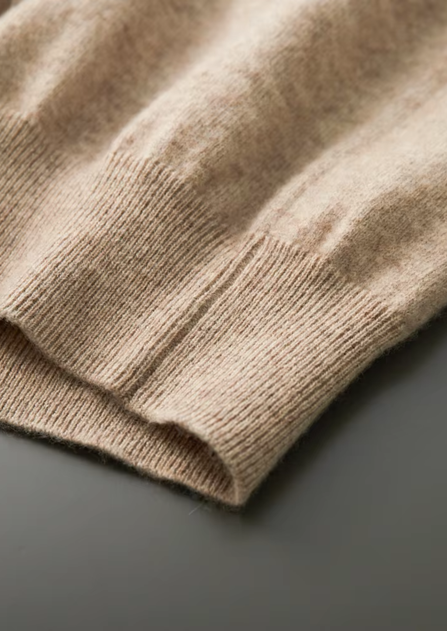 SIGNATURE MERIFIELD™ CLASSIC V-NECK SWEATER