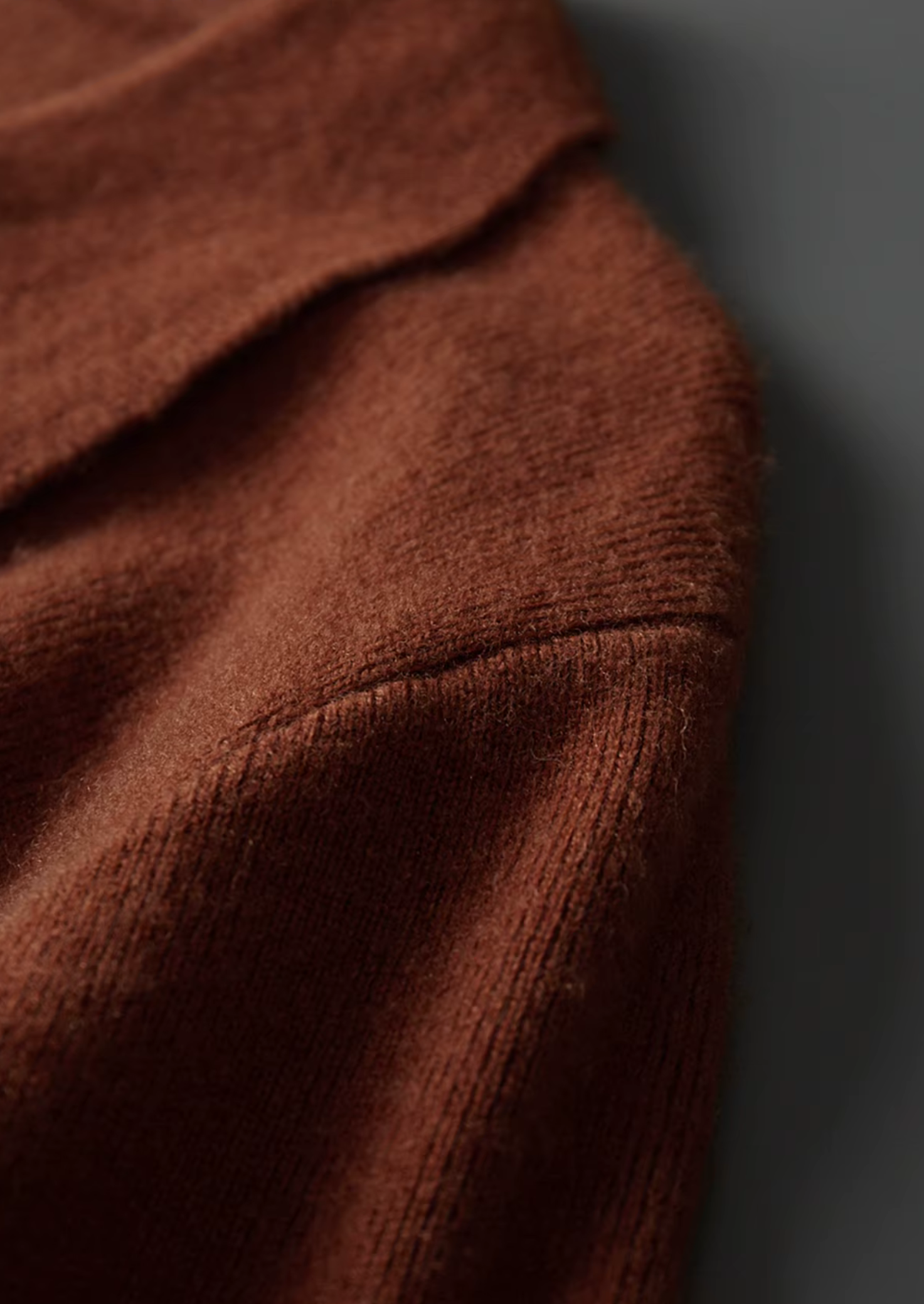 SIGNATURE MERIFIELD™ RIBBED BUTTONLESS POLO
