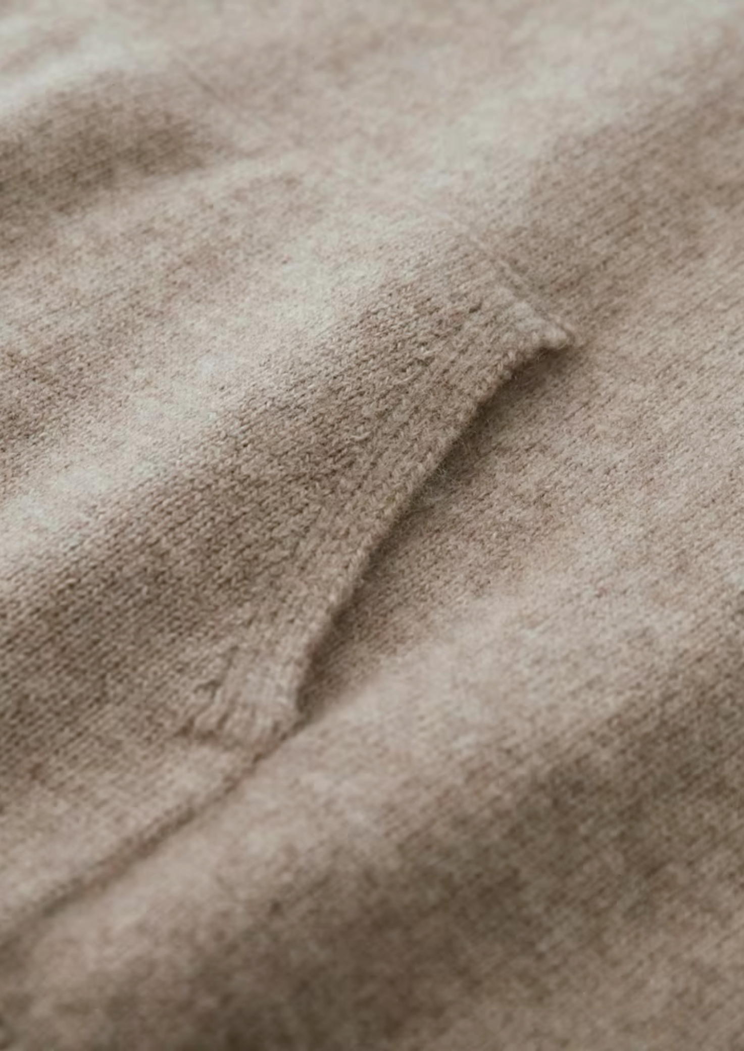 MAISON CASHCRAFT™ ESSENTIAL HOODIE