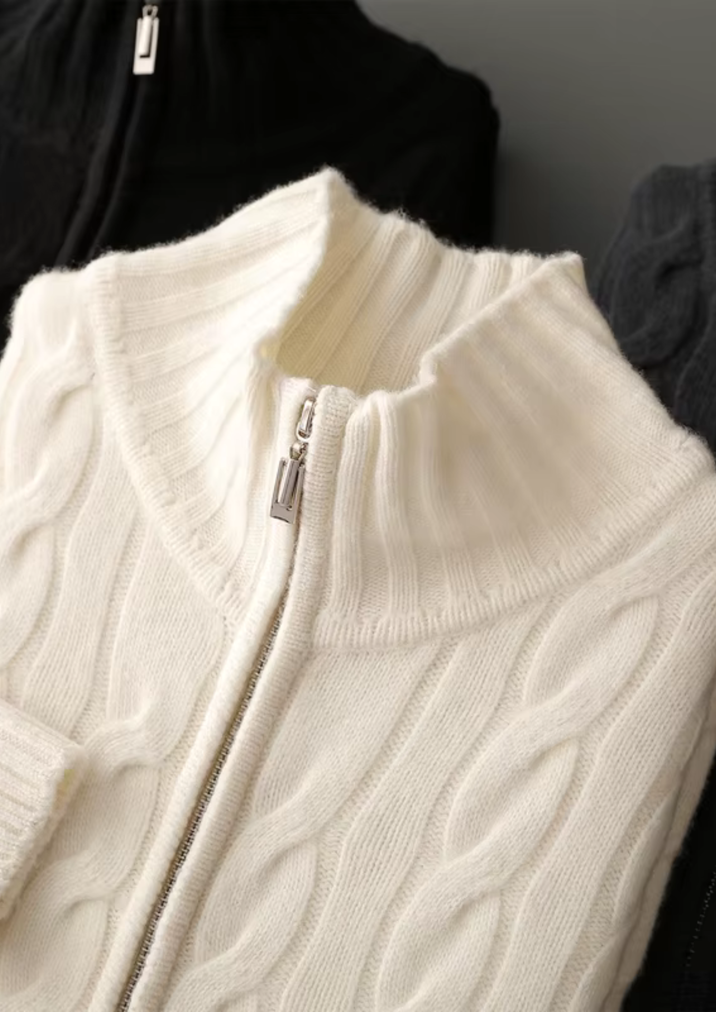 SIGNATURE MERIFIELD™ DUAL-ZIP CABLE CARDIGAN