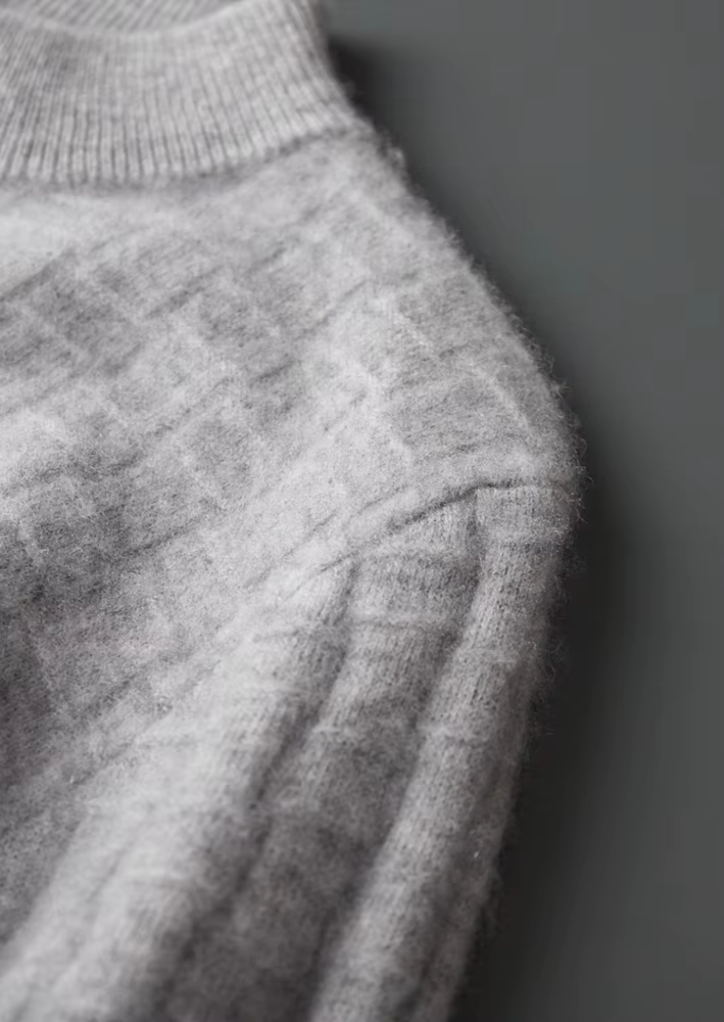 SIGNATURE MERIFIELD™ TEXTURED MOCKNECK