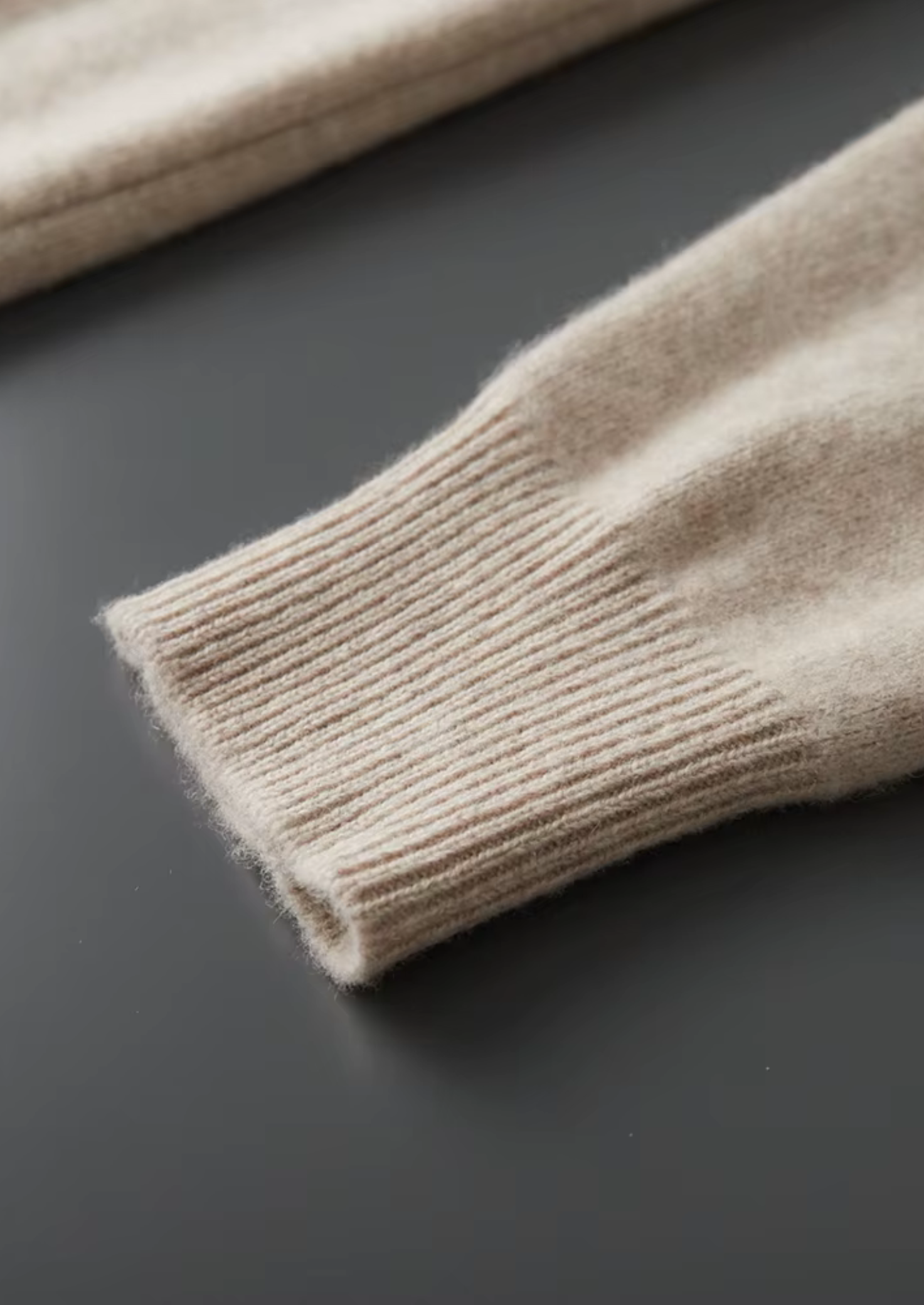 SIGNATURE MERIFIELD™ BUTTON HOODIE