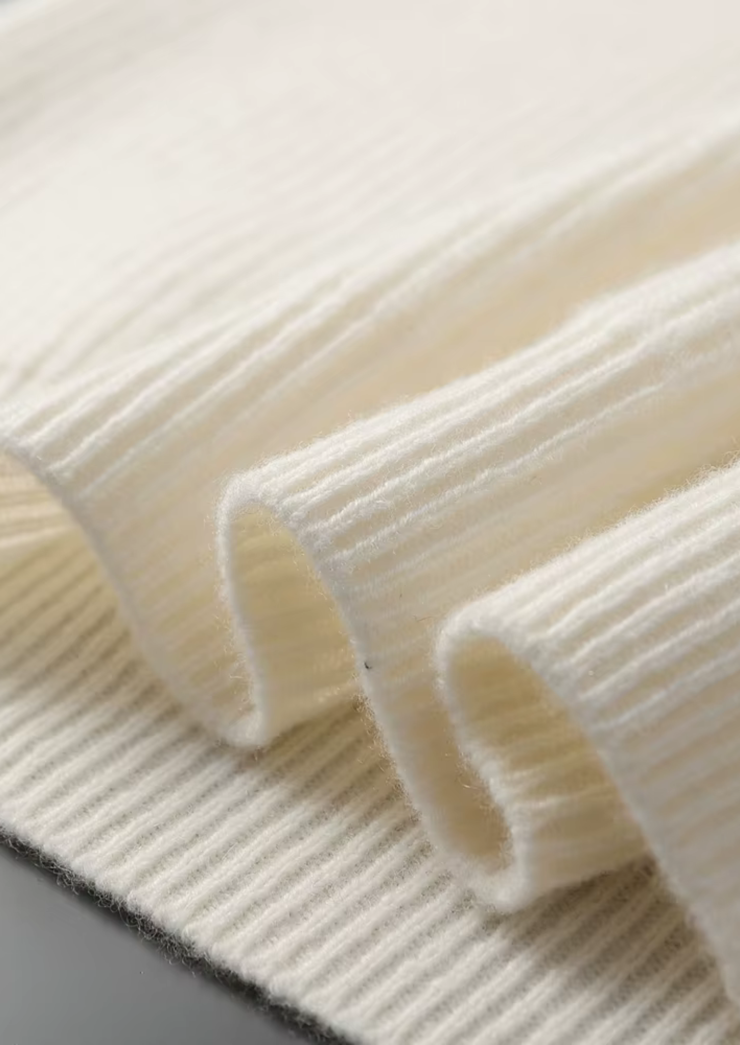 MAISON CASHCRAFT™ RIBBED V-NECK SWEATER