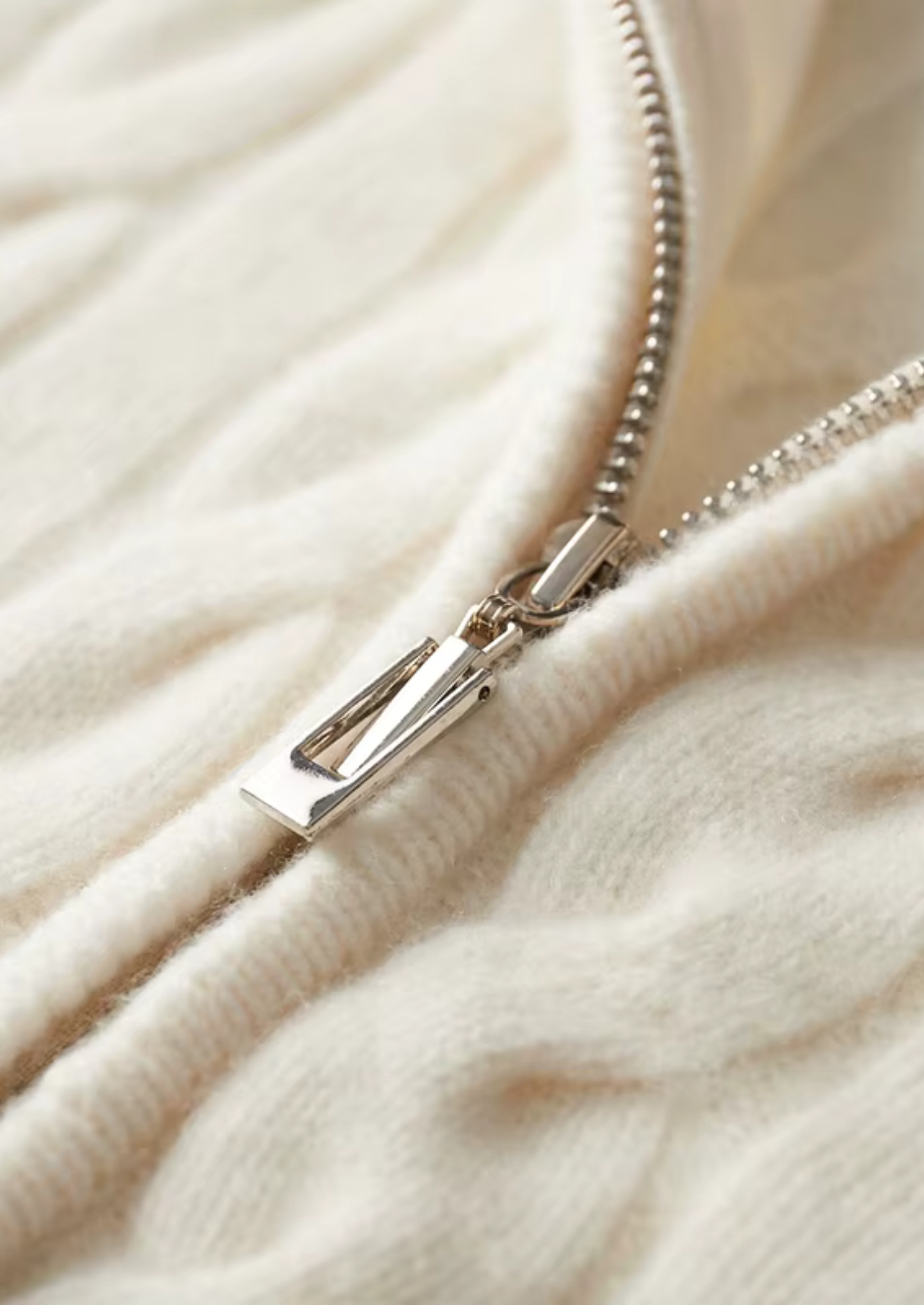 SIGNATURE MERIFIELD™ DUAL-ZIP CABLE CARDIGAN