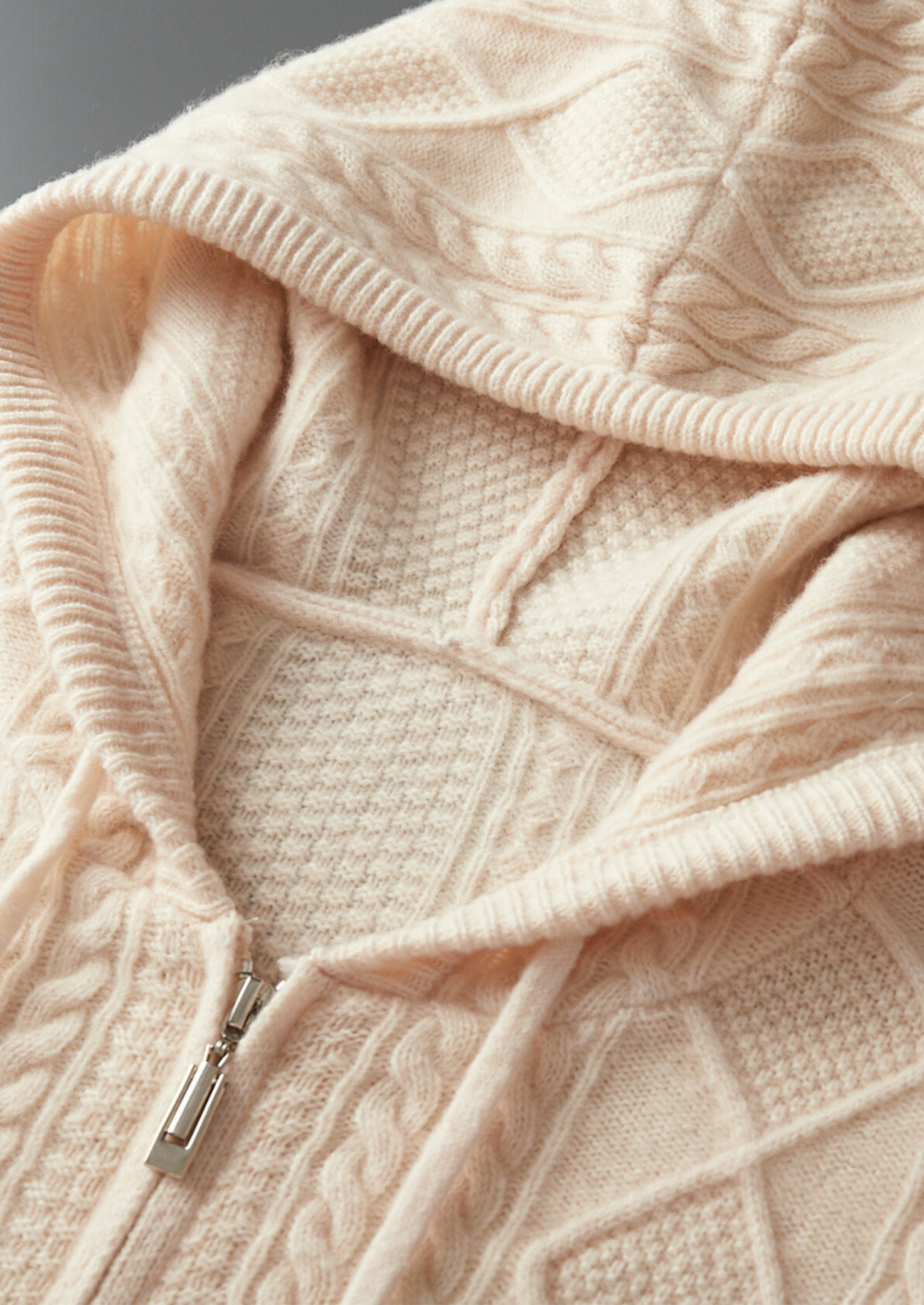 SIGNATURE MERIFIELD™ WINTERTIME ZIPPER HOODIE