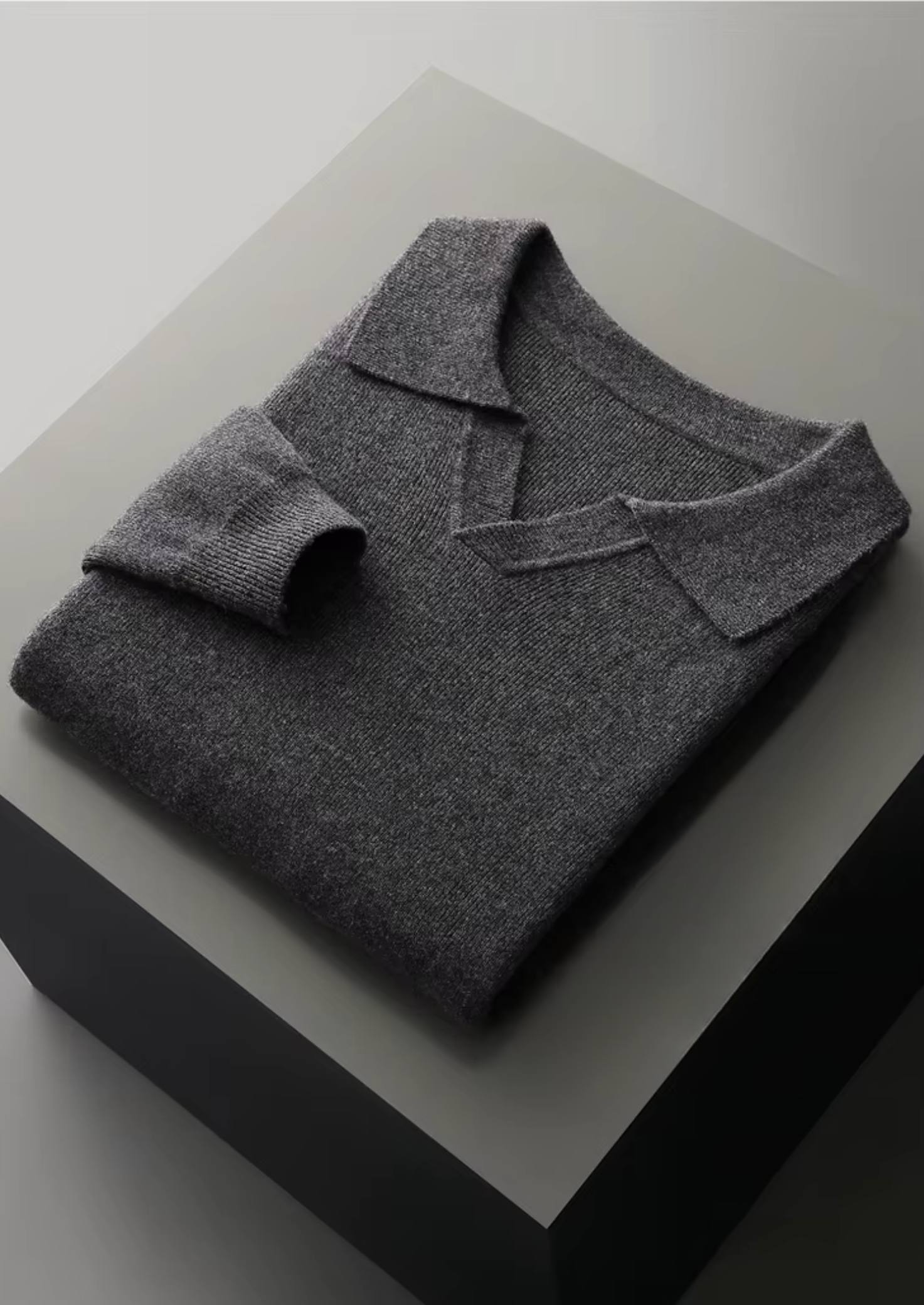 SIGNATURE MERIFIELD™ RIBBED BUTTONLESS POLO