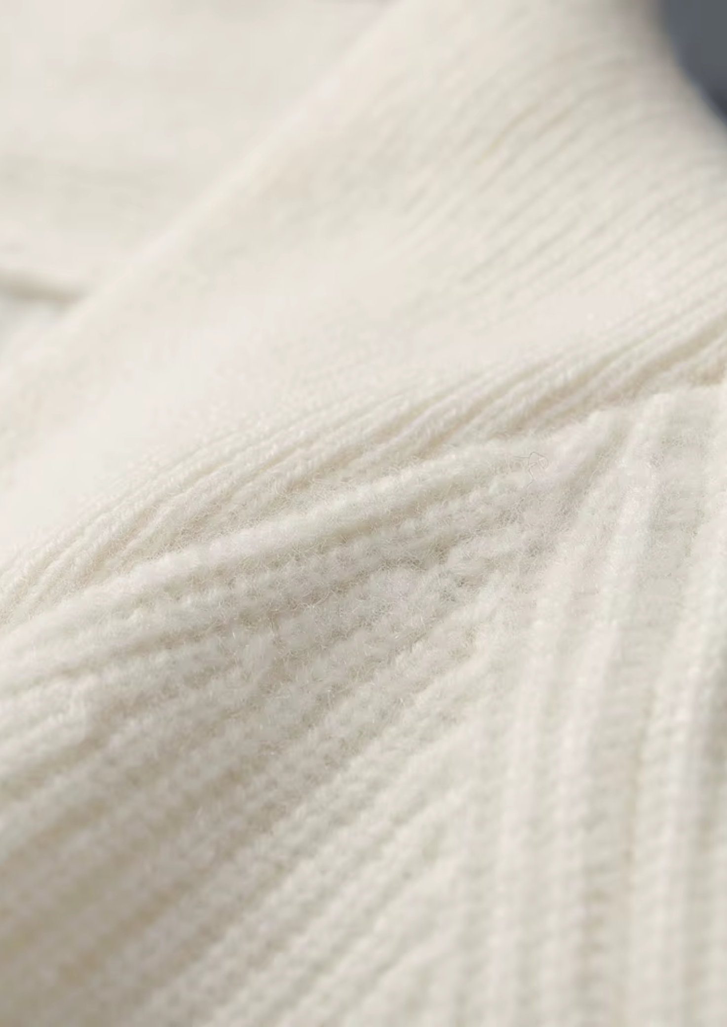 MAISON CASHCRAFT™ RIBBED V-NECK SWEATER