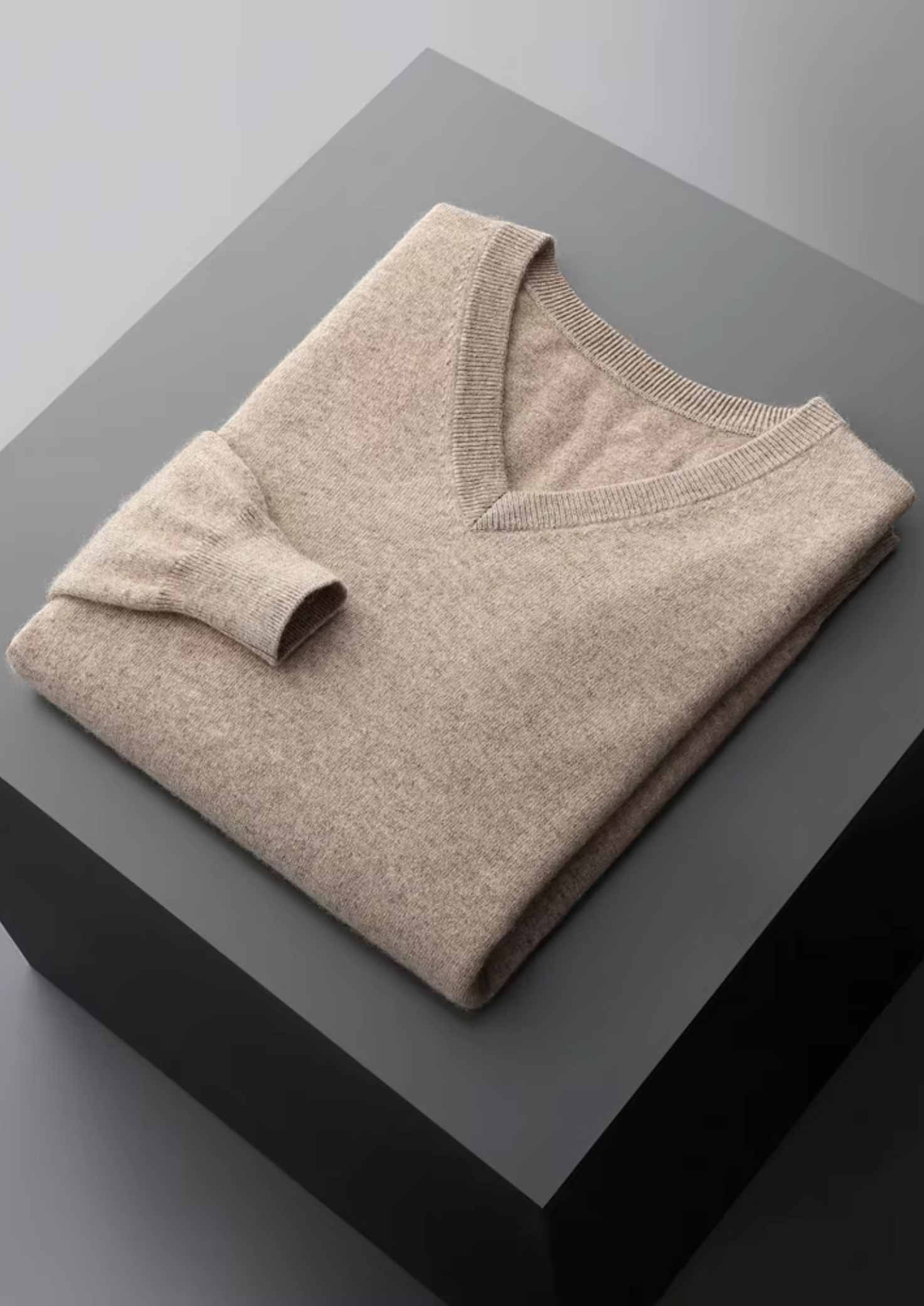 SIGNATURE MERIFIELD™ CLASSIC V-NECK SWEATER