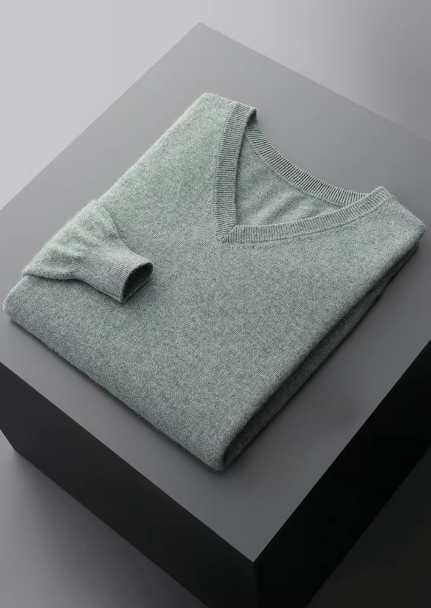 SIGNATURE MERIFIELD™ CLASSIC V-NECK SWEATER