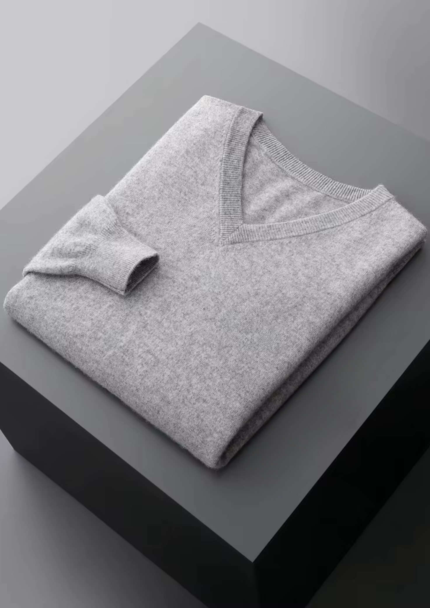 SIGNATURE MERIFIELD™ CLASSIC V-NECK SWEATER