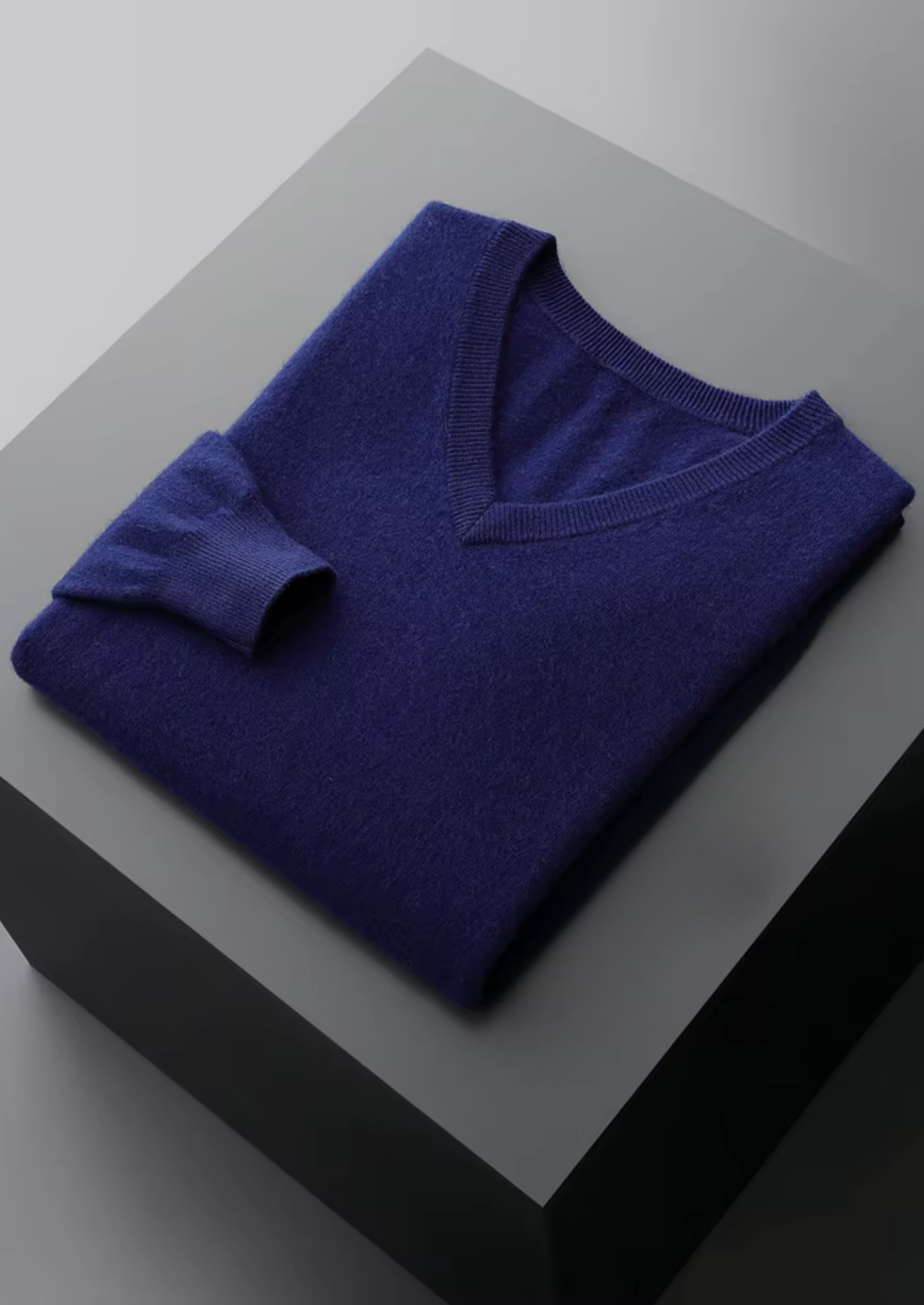 SIGNATURE MERIFIELD™ CLASSIC V-NECK SWEATER