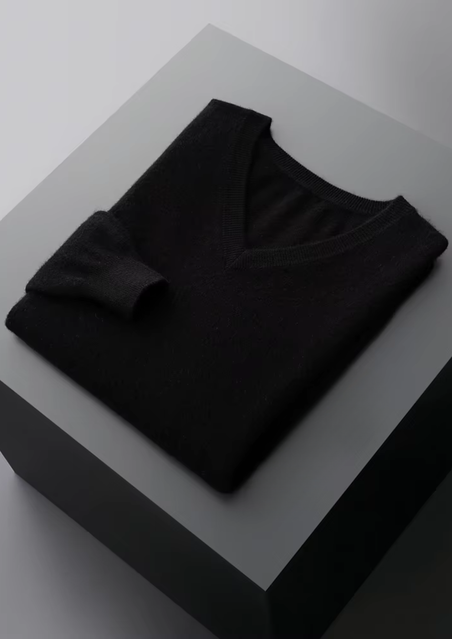 SIGNATURE MERIFIELD™ CLASSIC V-NECK SWEATER