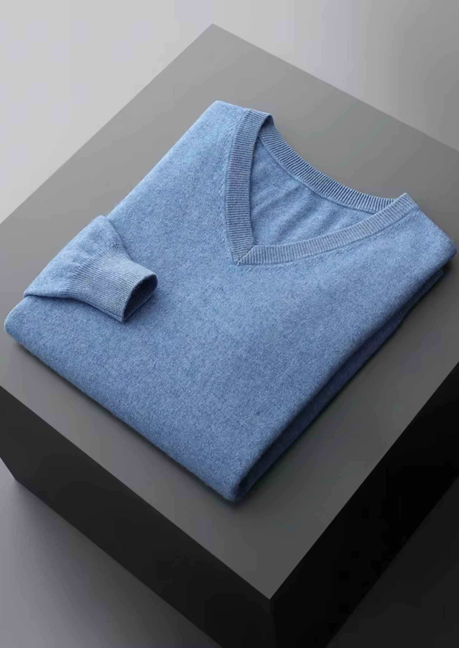 SIGNATURE MERIFIELD™ CLASSIC V-NECK SWEATER