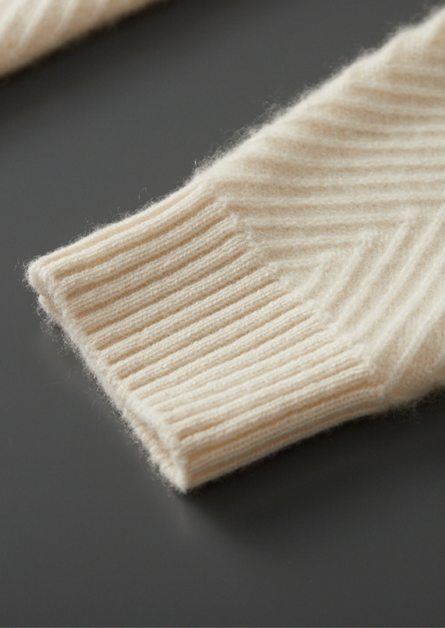 HERITAGE VELWICK™ IVORY HERRINGBONE CREWNECK