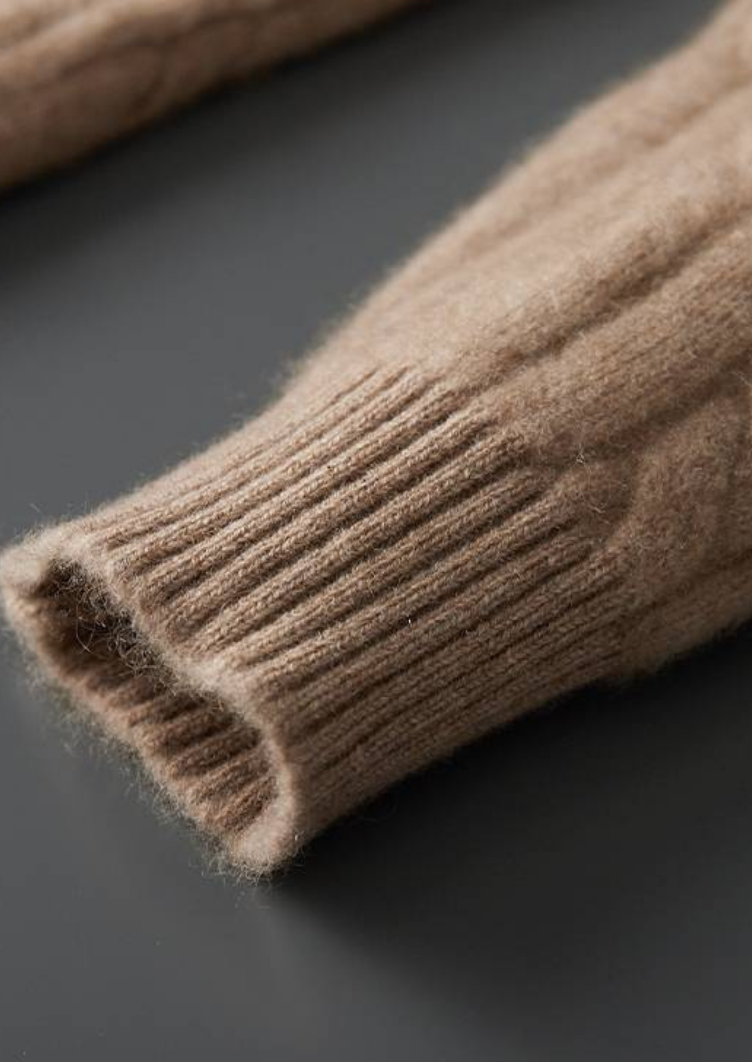 HERITAGE VELWICK™ SAND CABLE KNIT HOODIE