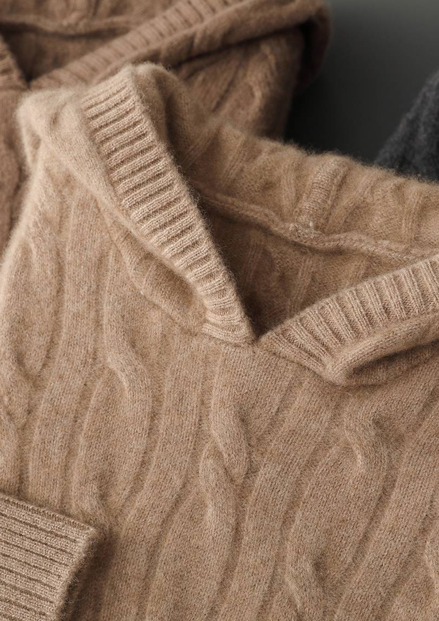 HERITAGE VELWICK™ SAND CABLE KNIT HOODIE